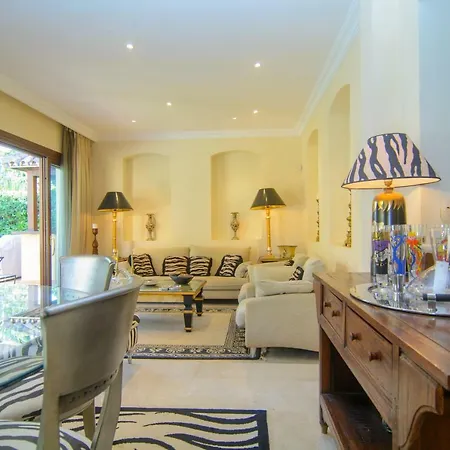 Villa New Golden Mile *