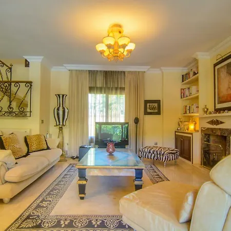 Villa New Golden Mile *