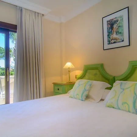 New Golden Mile Villa *