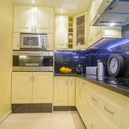 New Golden Mile Villa
