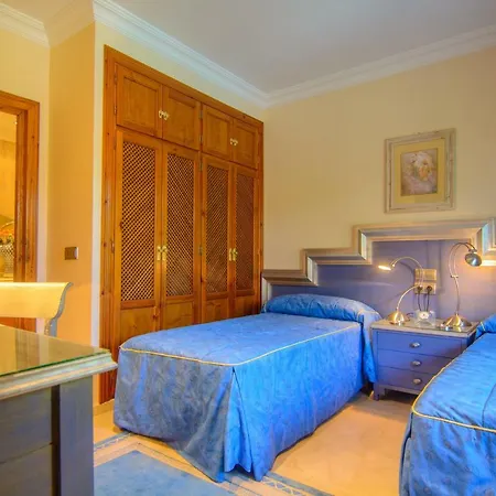 Villa New Golden Mile