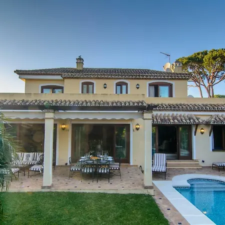 New Golden Mile Villa *