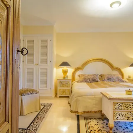 New Golden Mile Villa Estepona